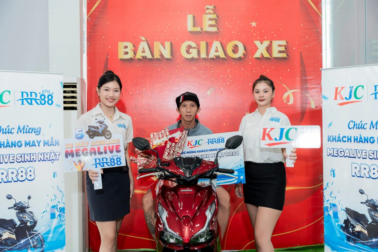 bàn giao xe ariblade megalive rr88 8